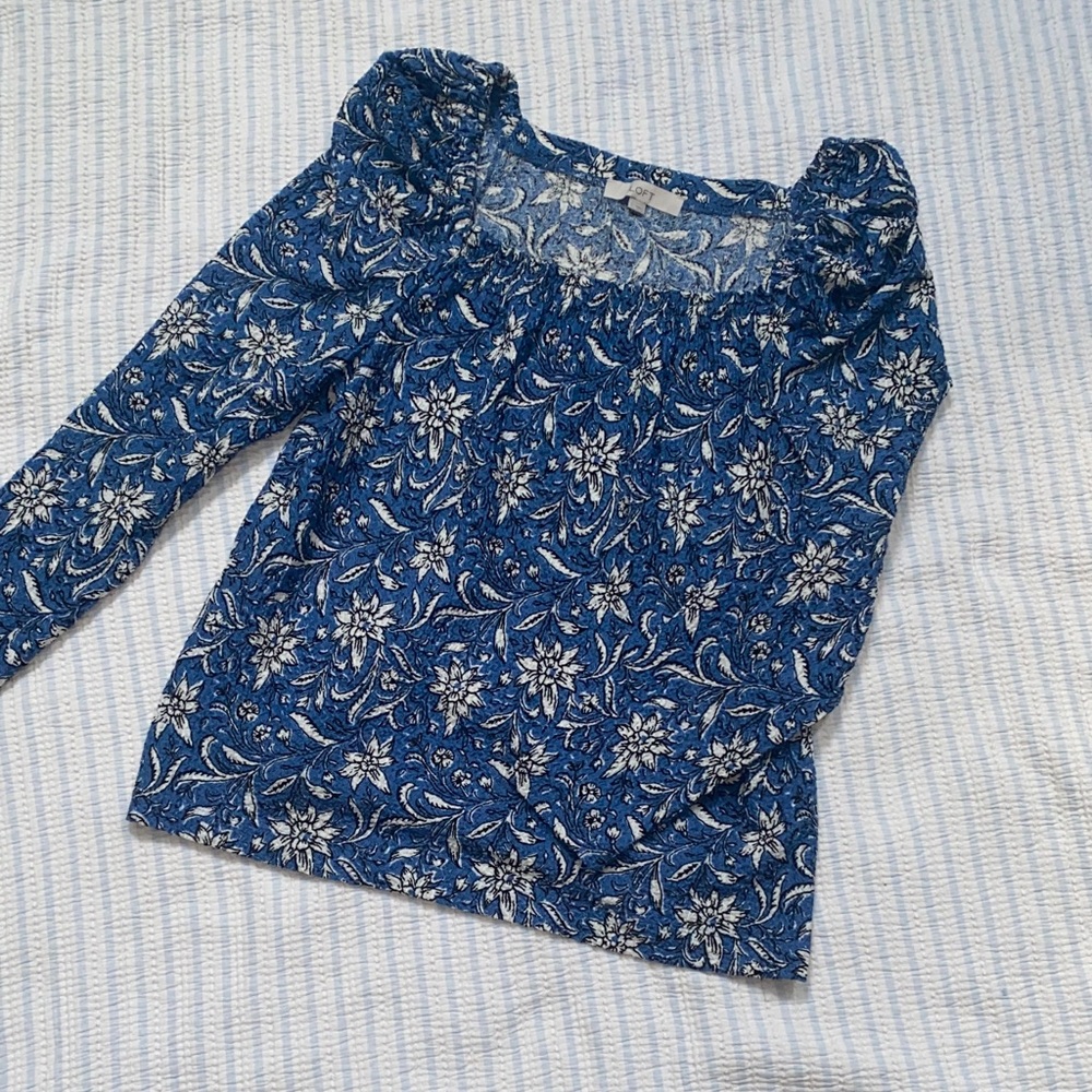 LOFT Women's Blue Floral Blouse